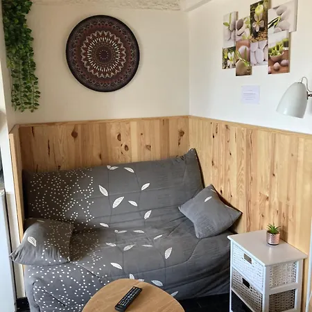Duplex Rénové Dans Résidence Privé Proche De Toutes Commodités Place De Parking Inclu Apartamento