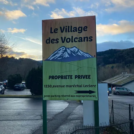 Duplex Rénové Dans Résidence Privé Proche De Toutes Commodités Place De Parking Inclu La Bourboule