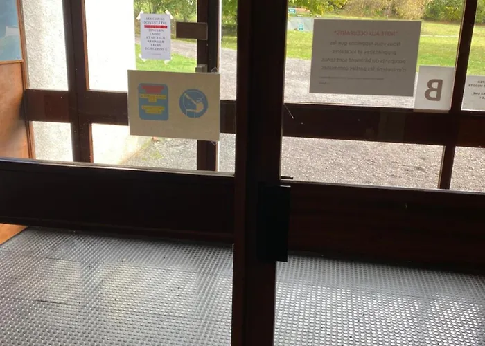 Duplex Renove Dans Prive Proche De Toutes Commodites Place De Parking Inclu 아파트 *